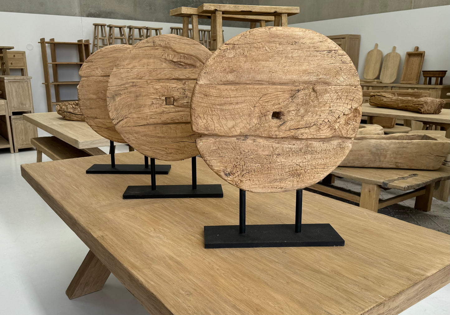 Vintage | Wheel on Stand