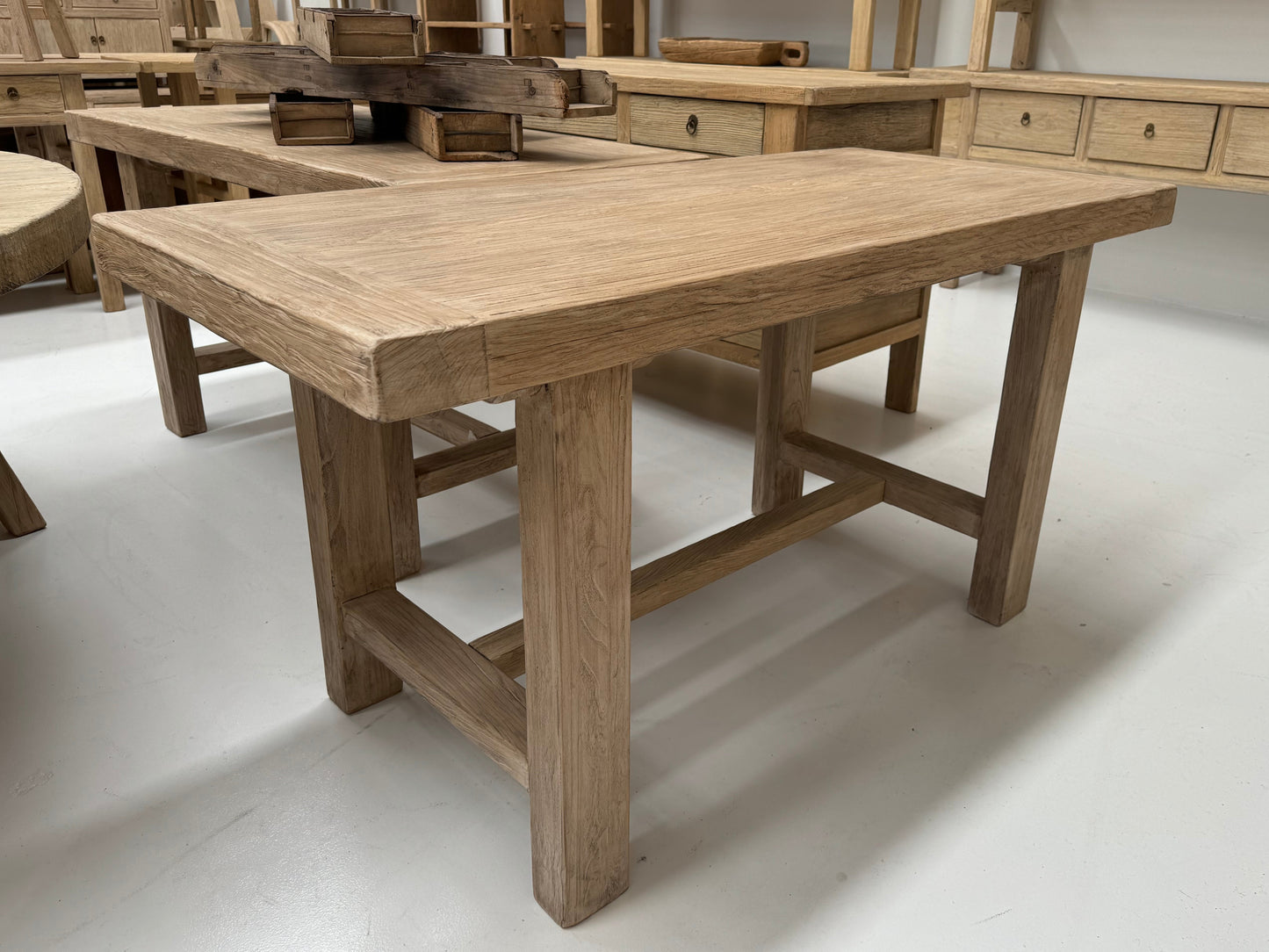 Ivy | Desk